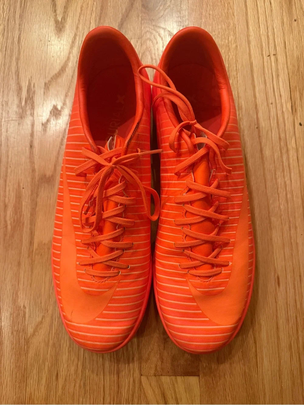 Nike streamlined indoor